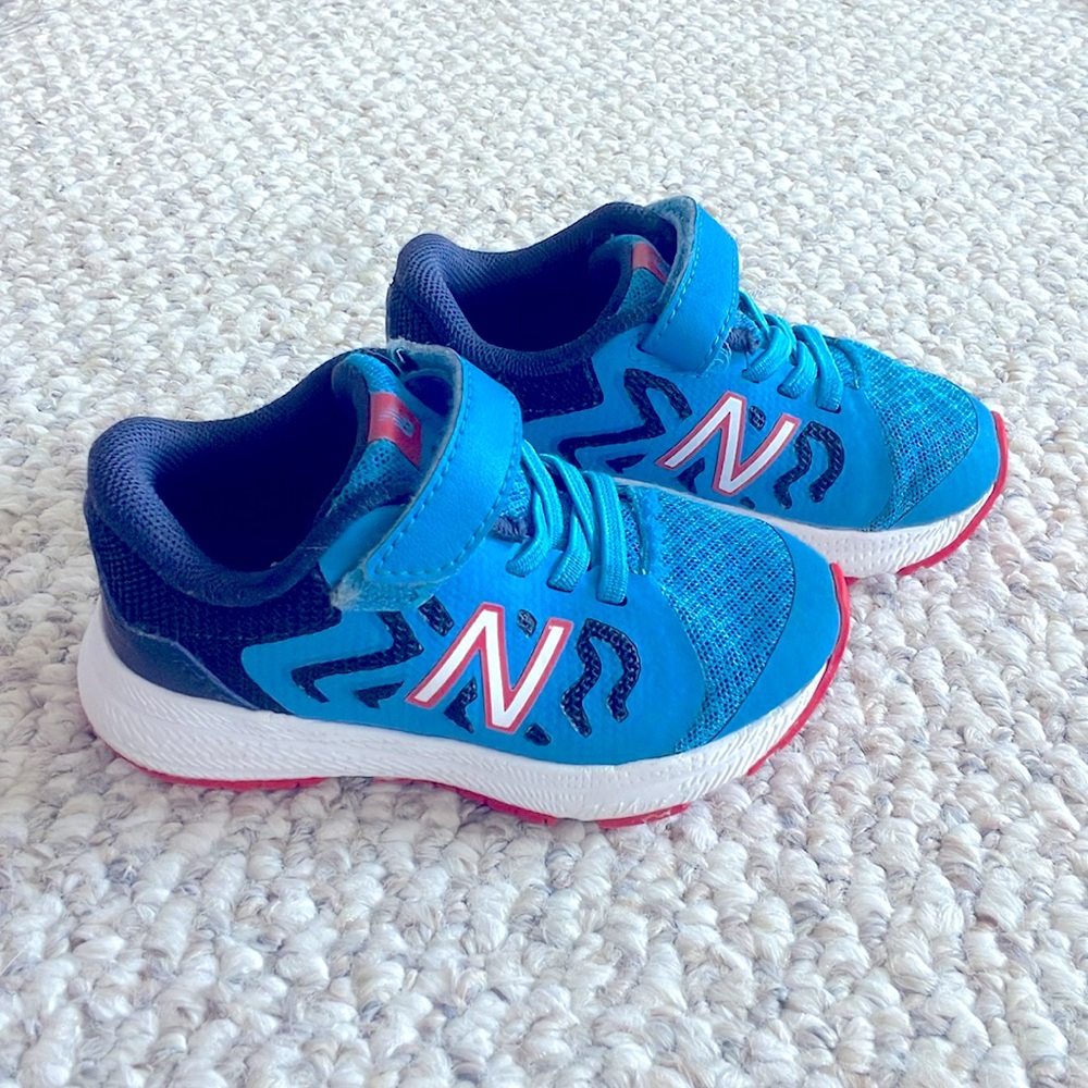 New Balance Fresh Foam runners for toddler boys - size 6- blue & red
